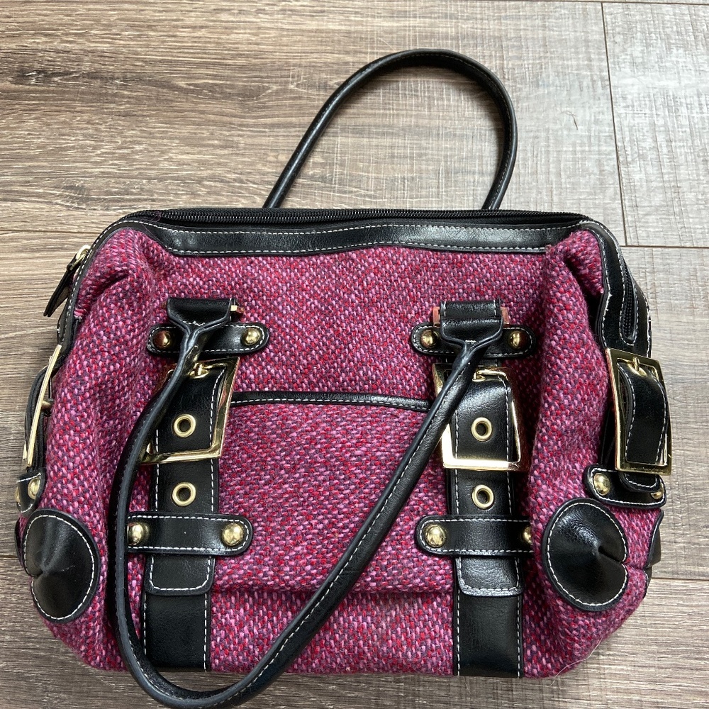 Cute textured Handbag, exterior pocket, interior zip pocket